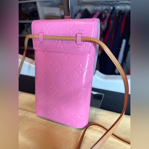 Authentic Louis Vuitton Vernis Crossbody - Picture 7 of 11